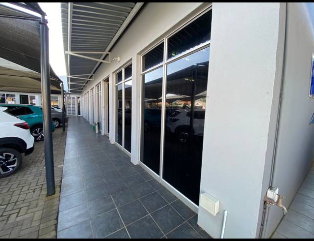 1,000M² BUSINESS CENTRE TO LET IN RUSTENBURG CENTRAL